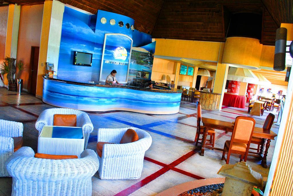 Leyte Park Resort Hotel Таклобан Экстерьер фото