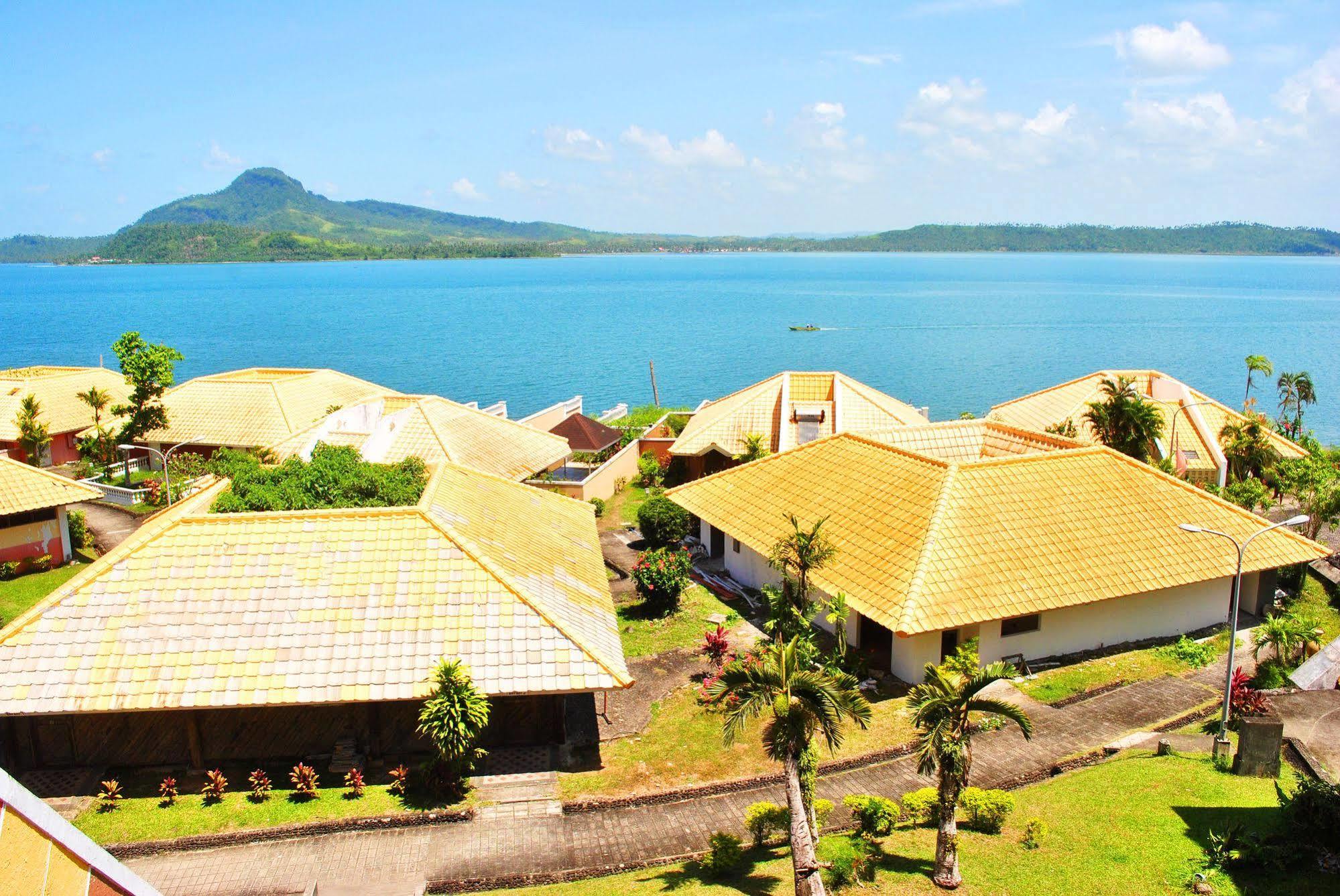 Leyte Park Resort Hotel Таклобан Экстерьер фото