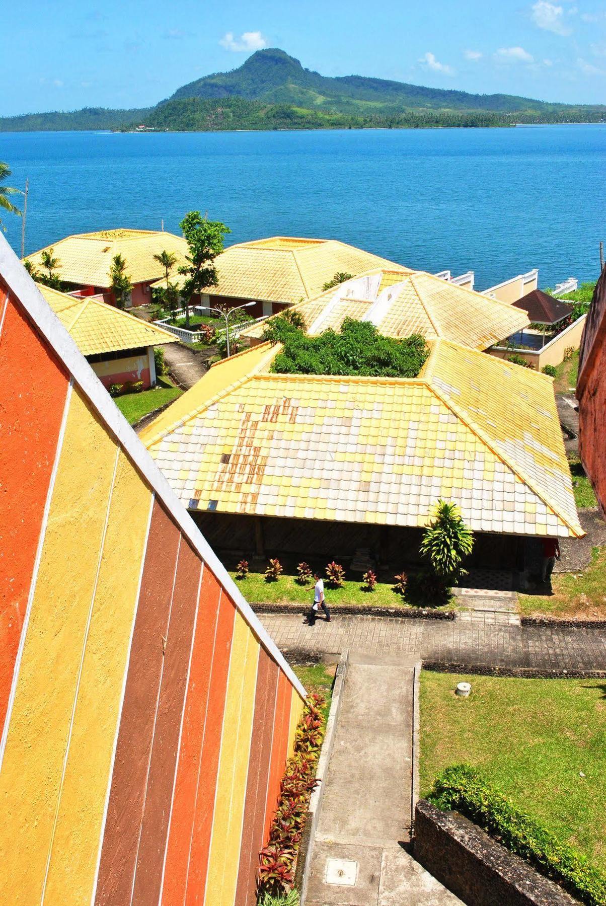 Leyte Park Resort Hotel Таклобан Экстерьер фото