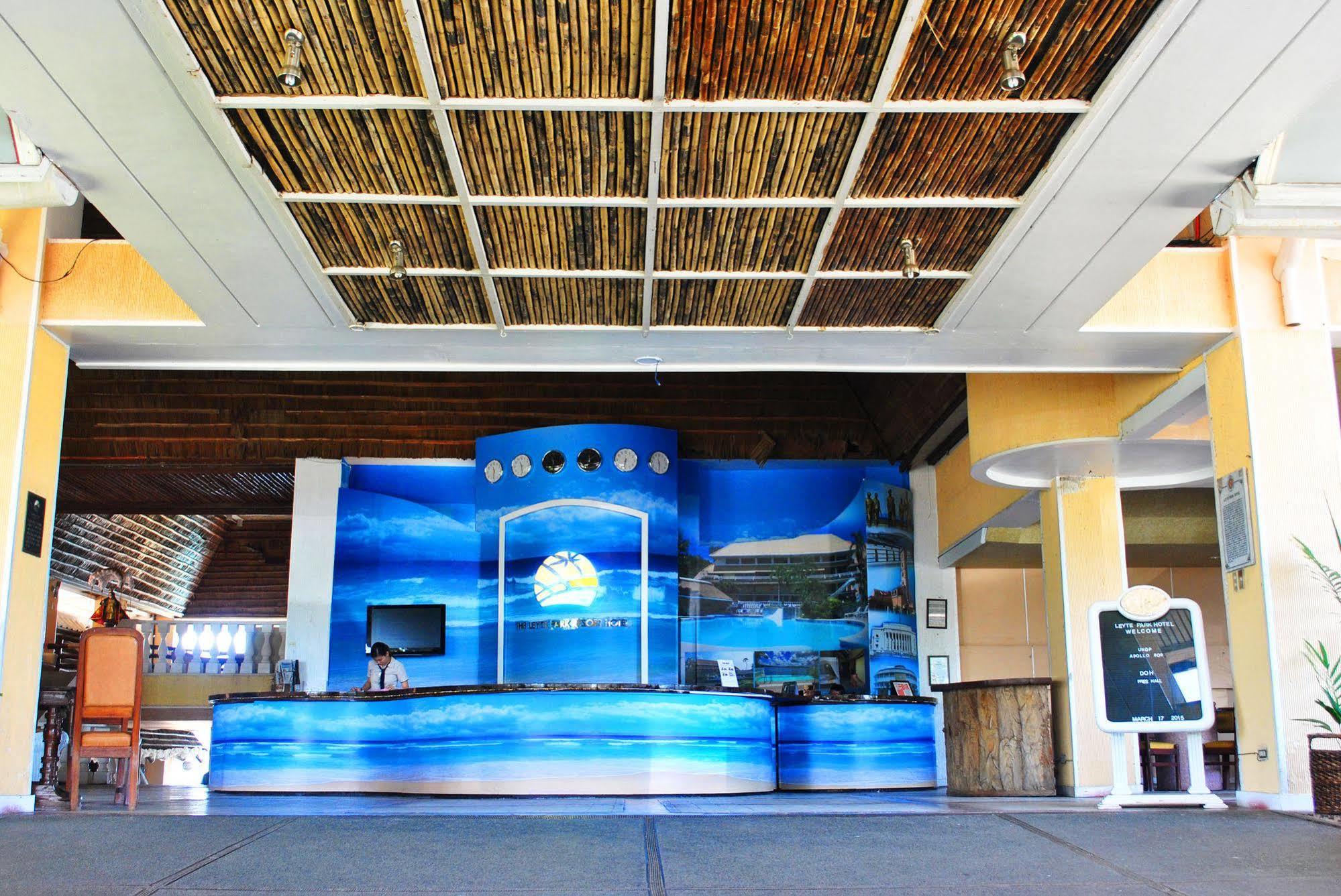 Leyte Park Resort Hotel Таклобан Экстерьер фото