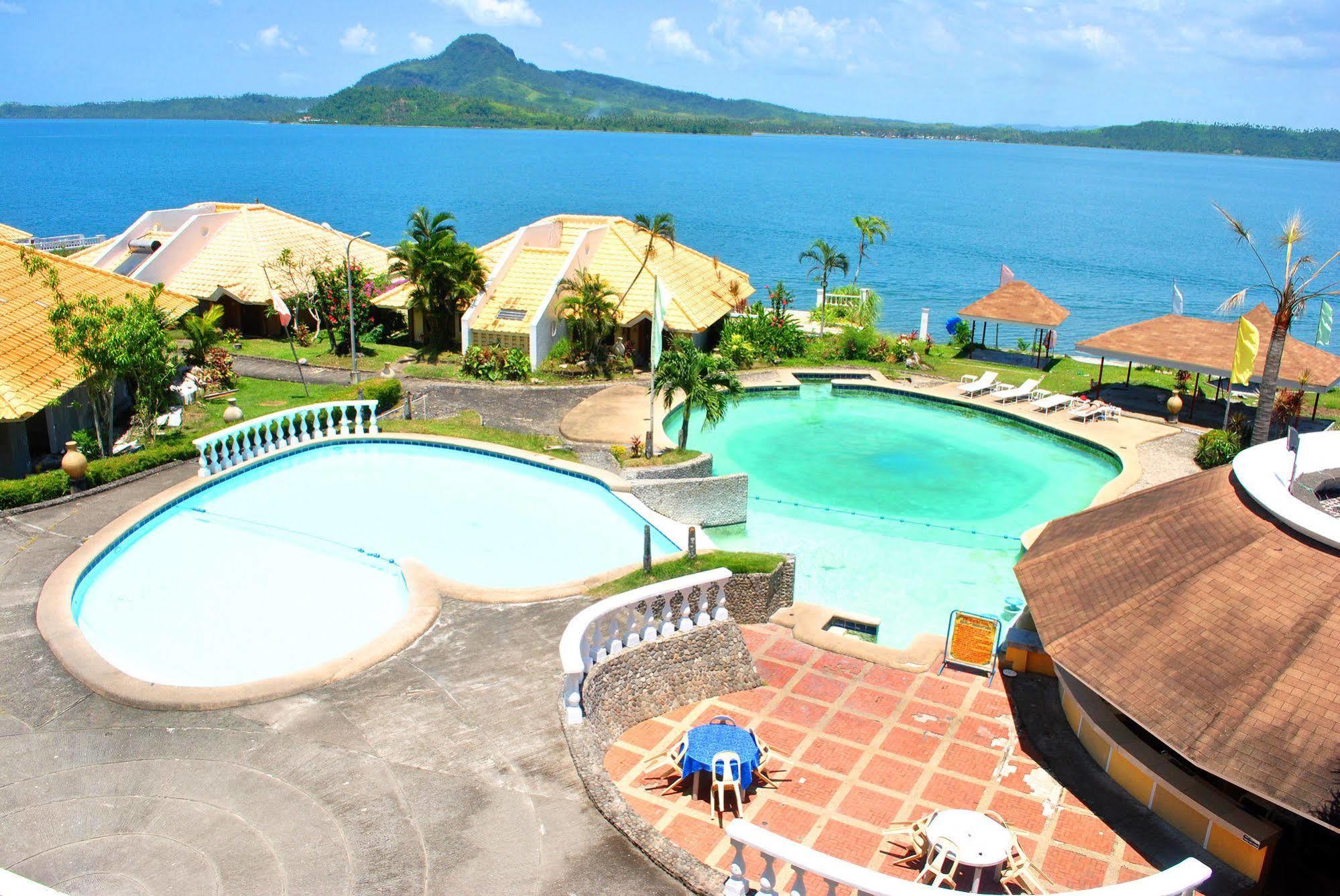 Leyte Park Resort Hotel Таклобан Экстерьер фото